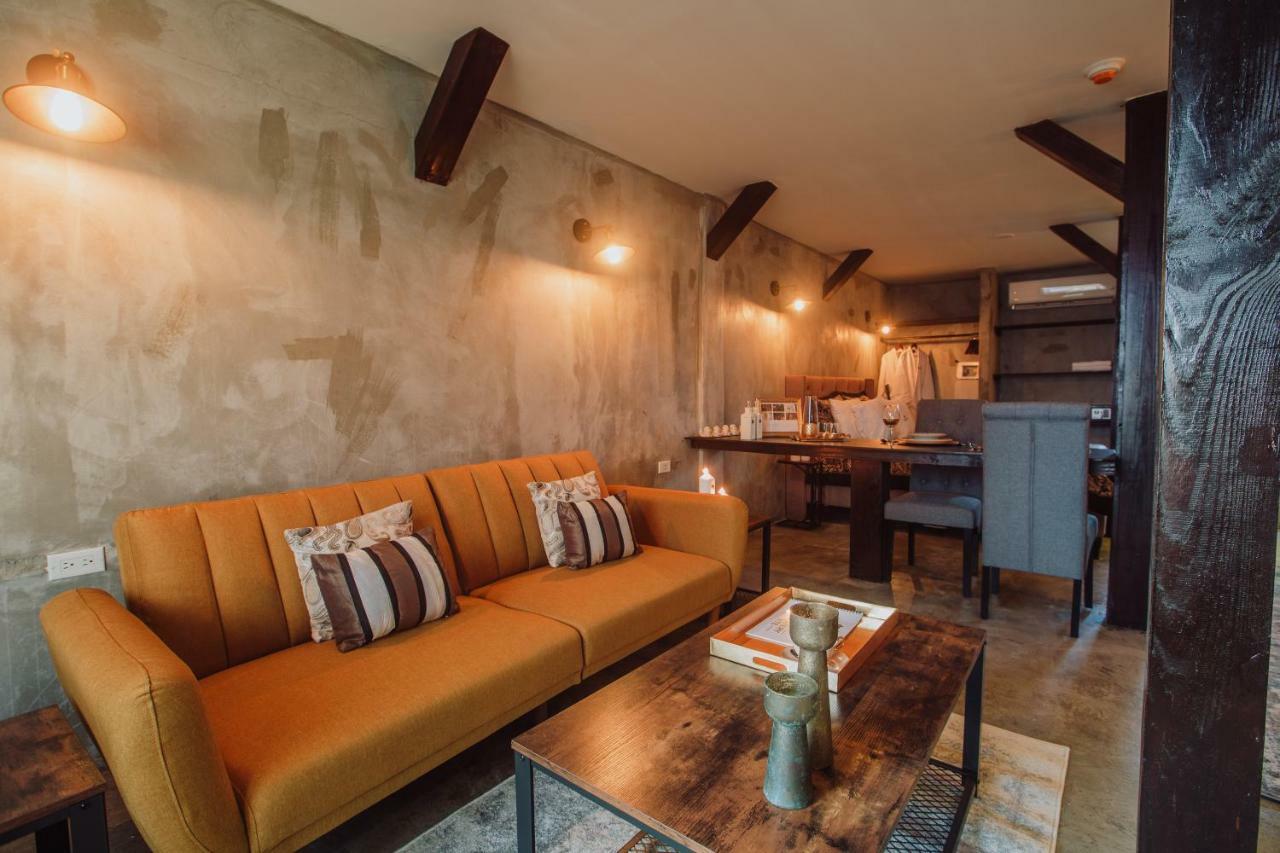 Monastery Suites Oranjestad Dış mekan fotoğraf