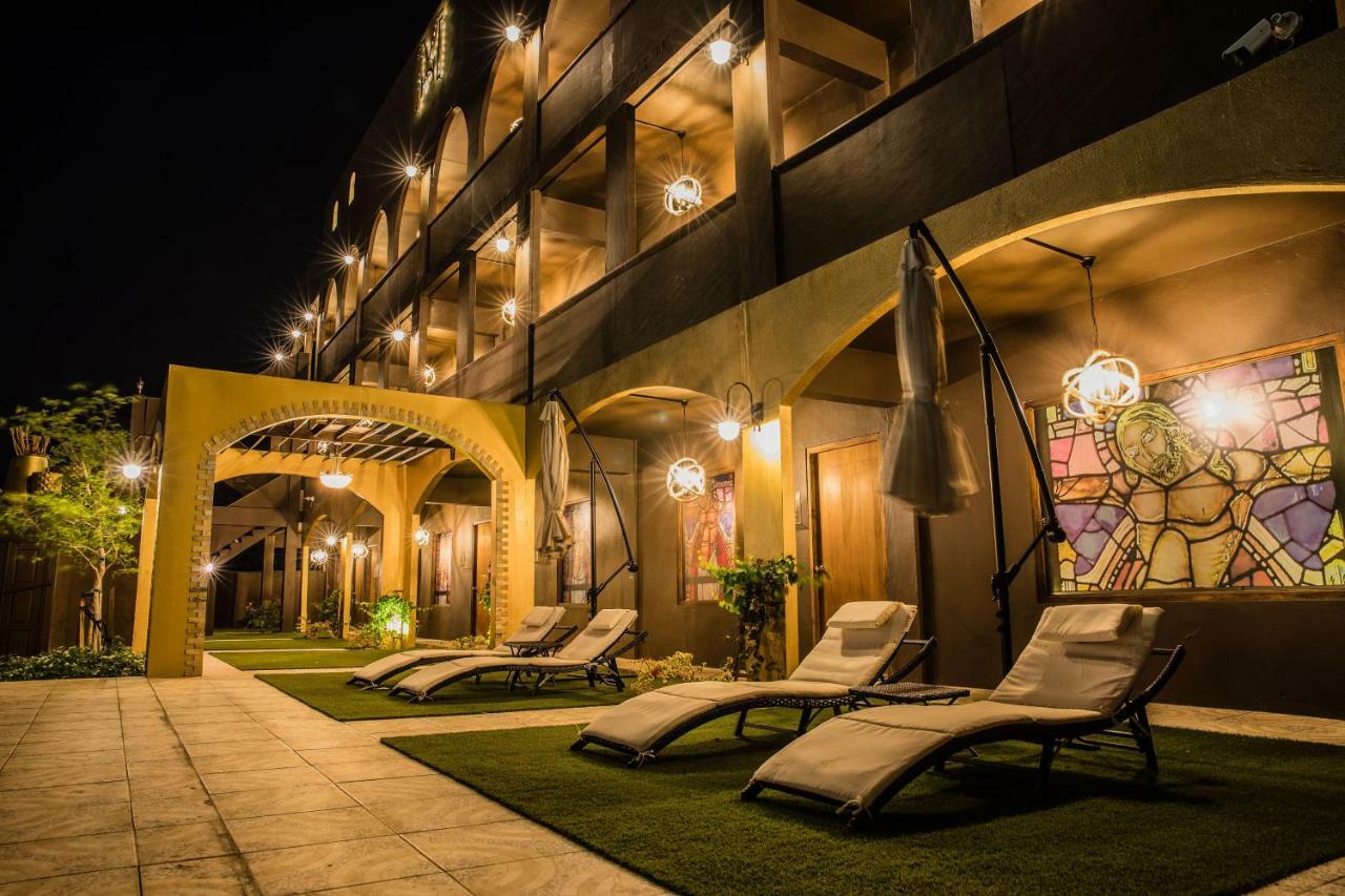 Monastery Suites Oranjestad Dış mekan fotoğraf