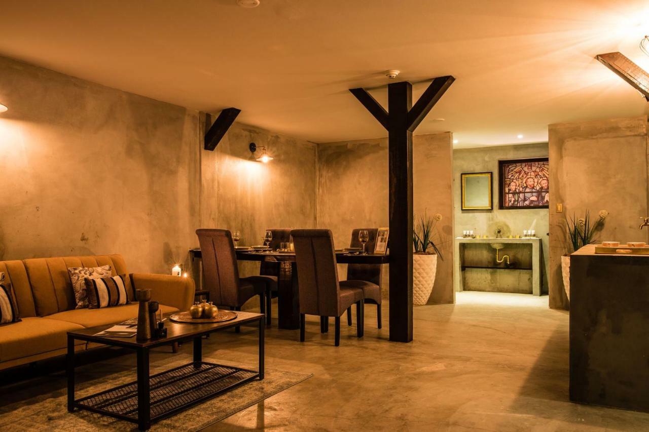 Monastery Suites Oranjestad Dış mekan fotoğraf